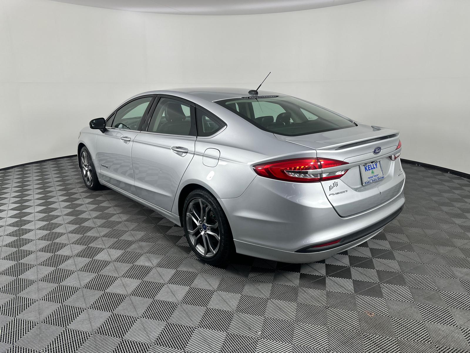 2017 Ford Fusion Hybrid SE 11