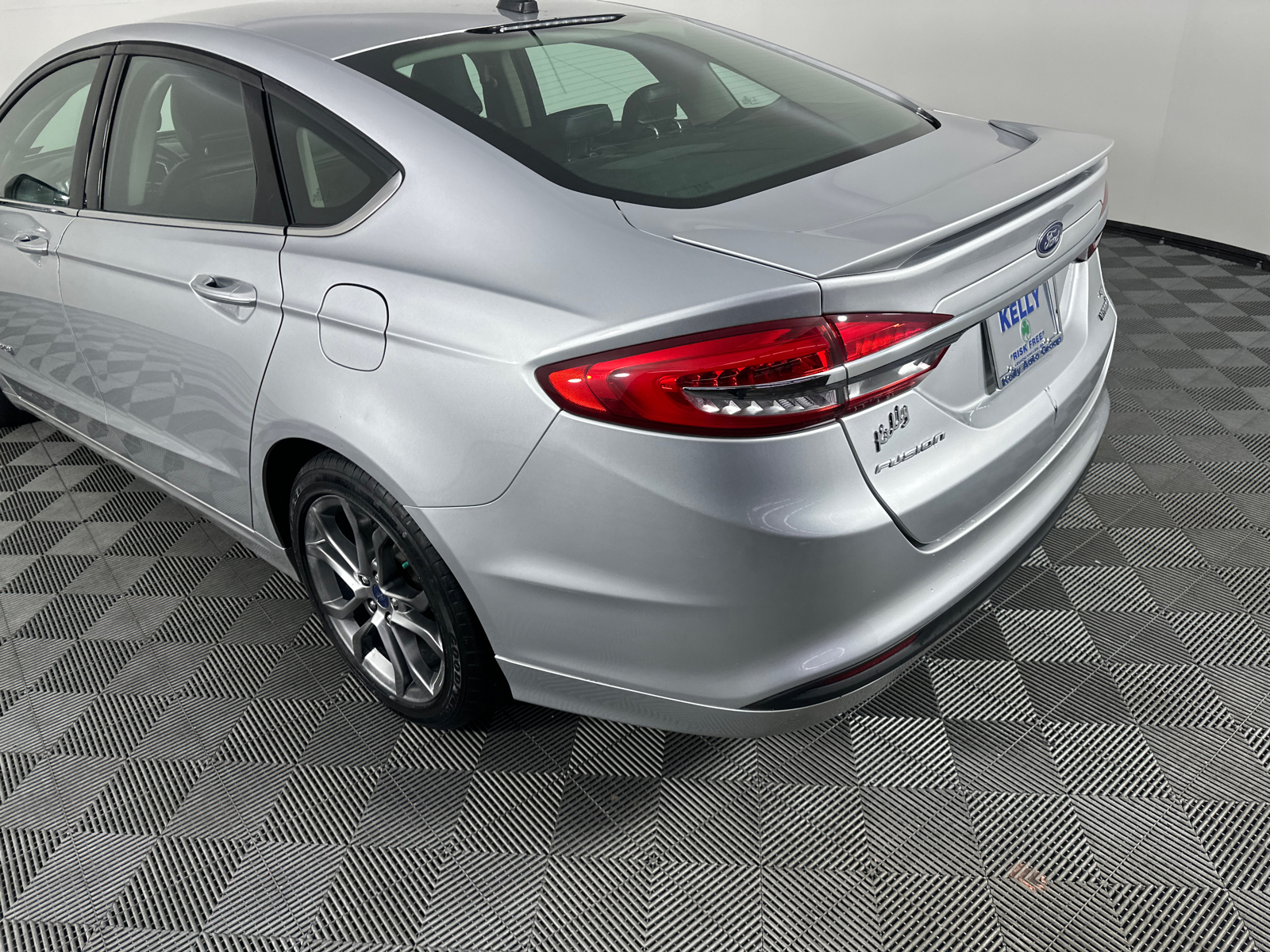 2017 Ford Fusion Hybrid SE 12