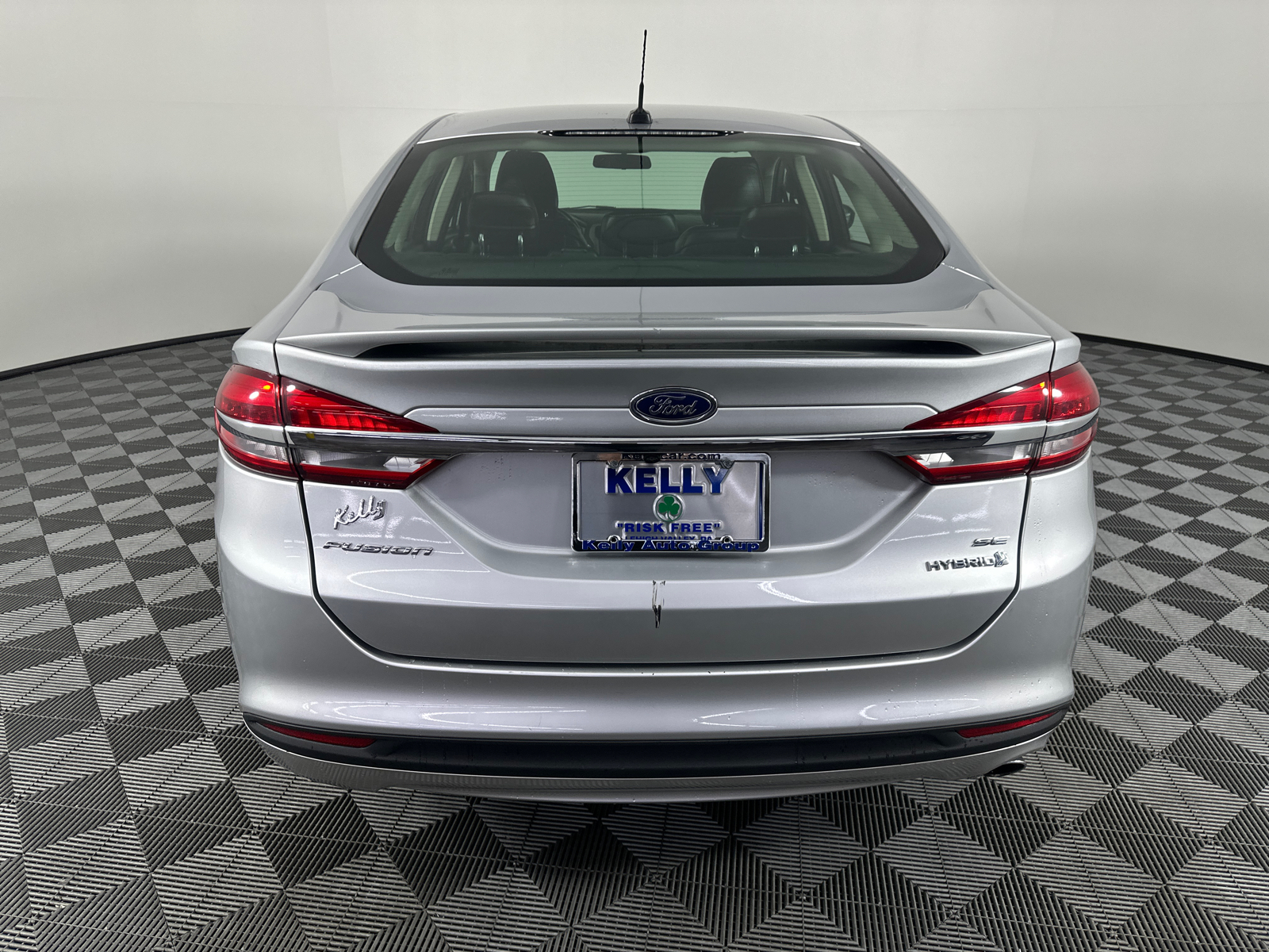 2017 Ford Fusion Hybrid SE 15