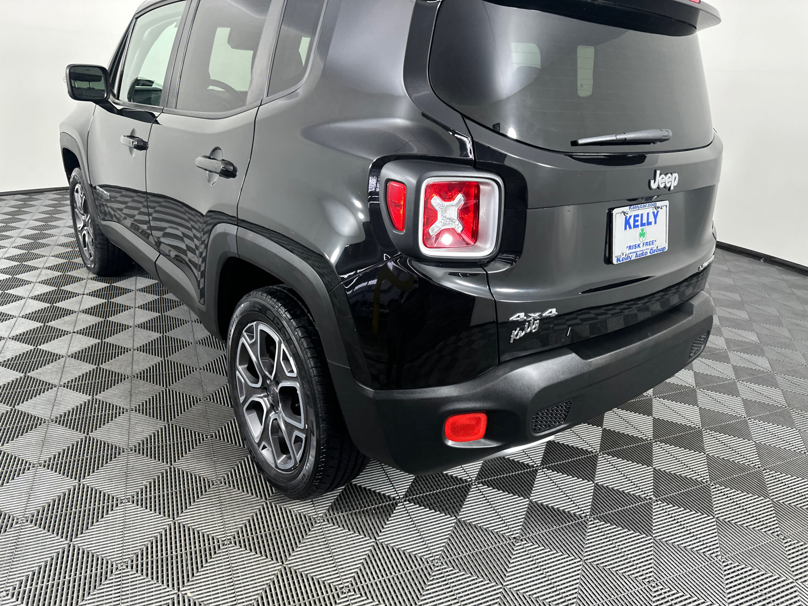 2017 Jeep Renegade Limited 11