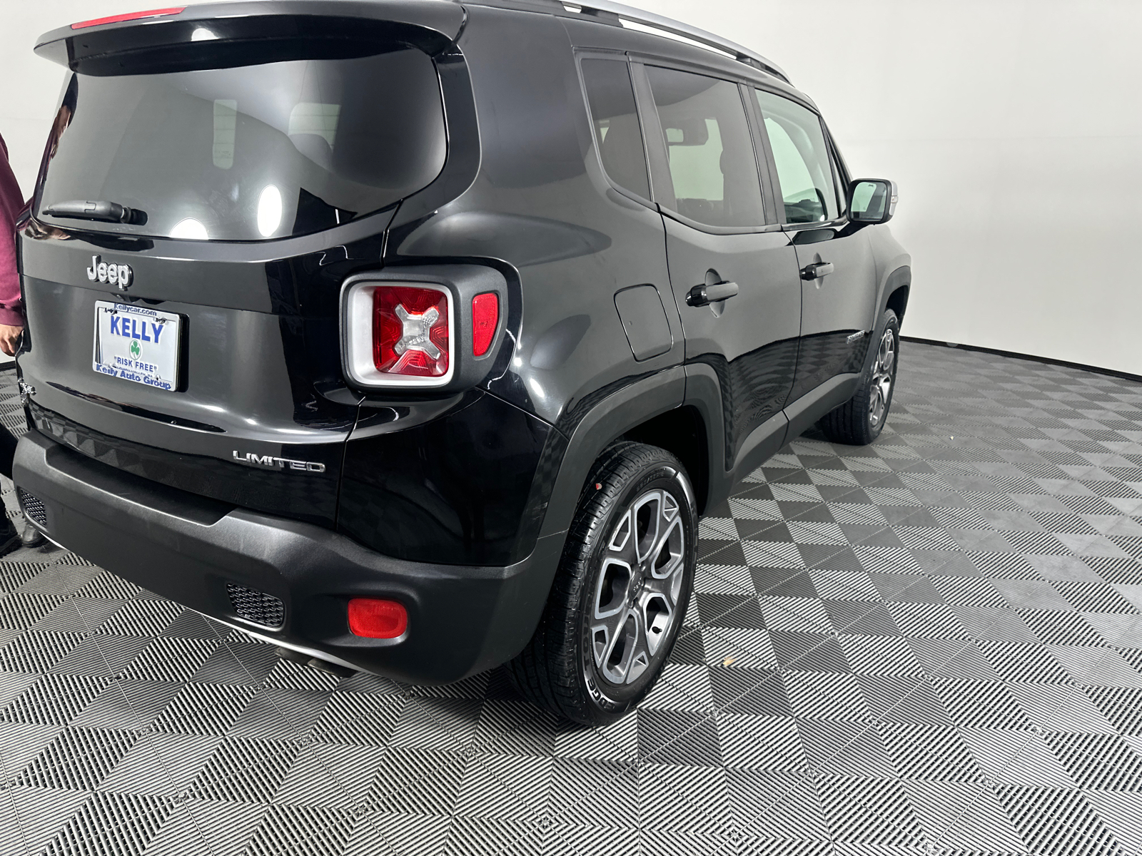 2017 Jeep Renegade Limited 18