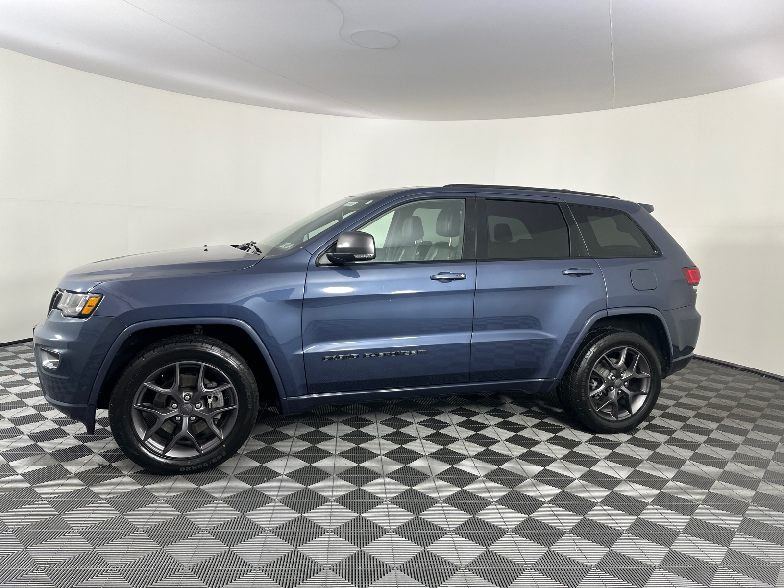 2021 Jeep Grand Cherokee 80th Anniversary Edition 9