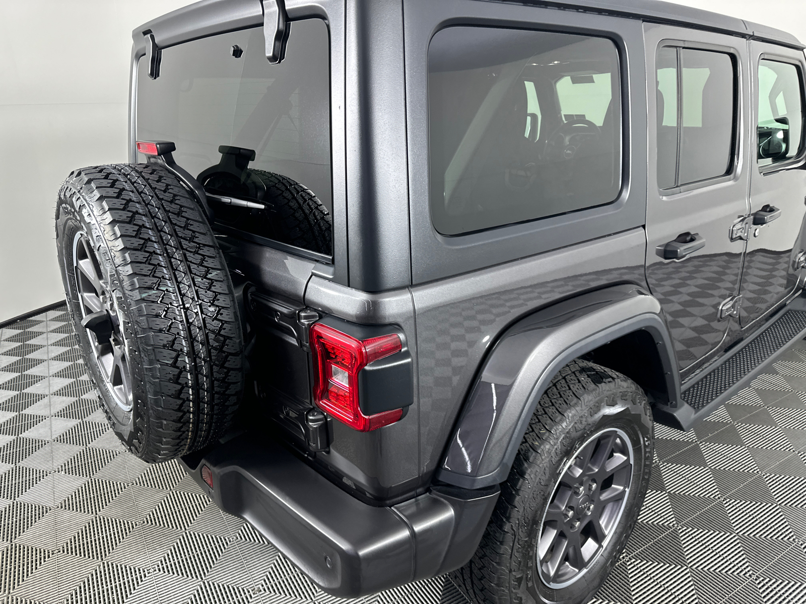 2021 Jeep Wrangler  18