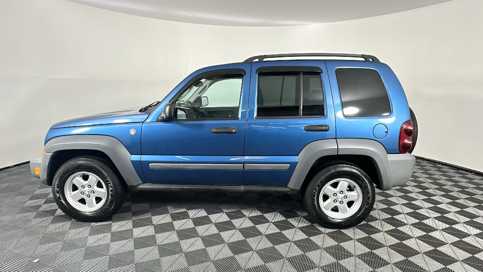 2005 Jeep Liberty Sport 9