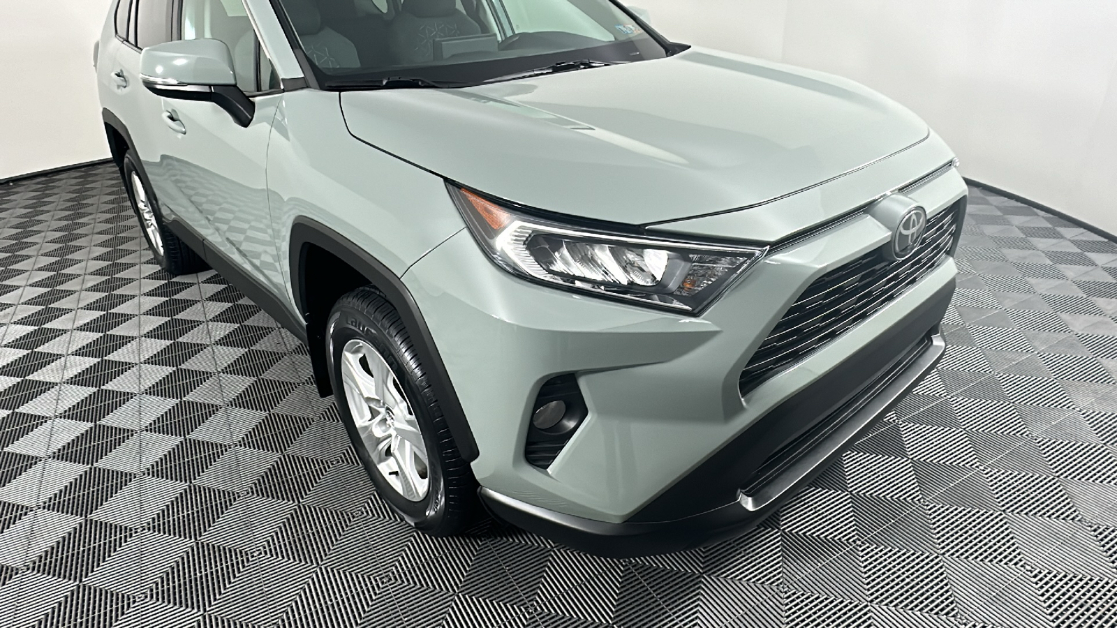 2020 Toyota RAV4 XLE 2