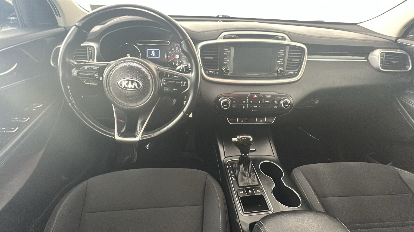 2017 Kia Sorento LX 29