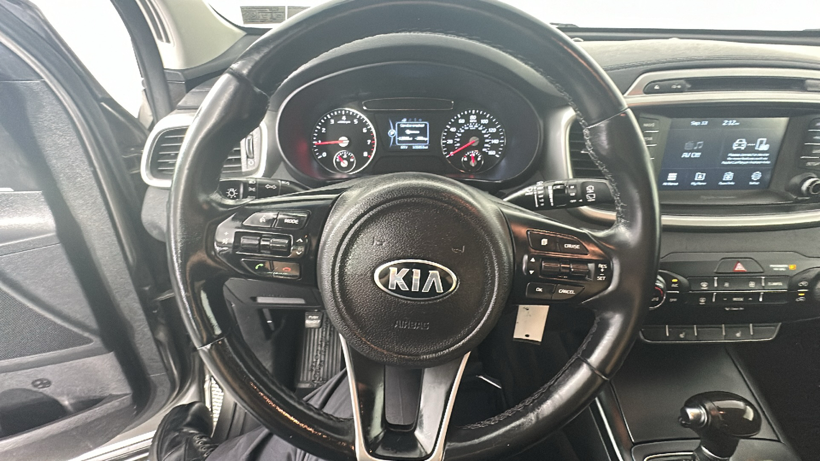 2017 Kia Sorento LX 36