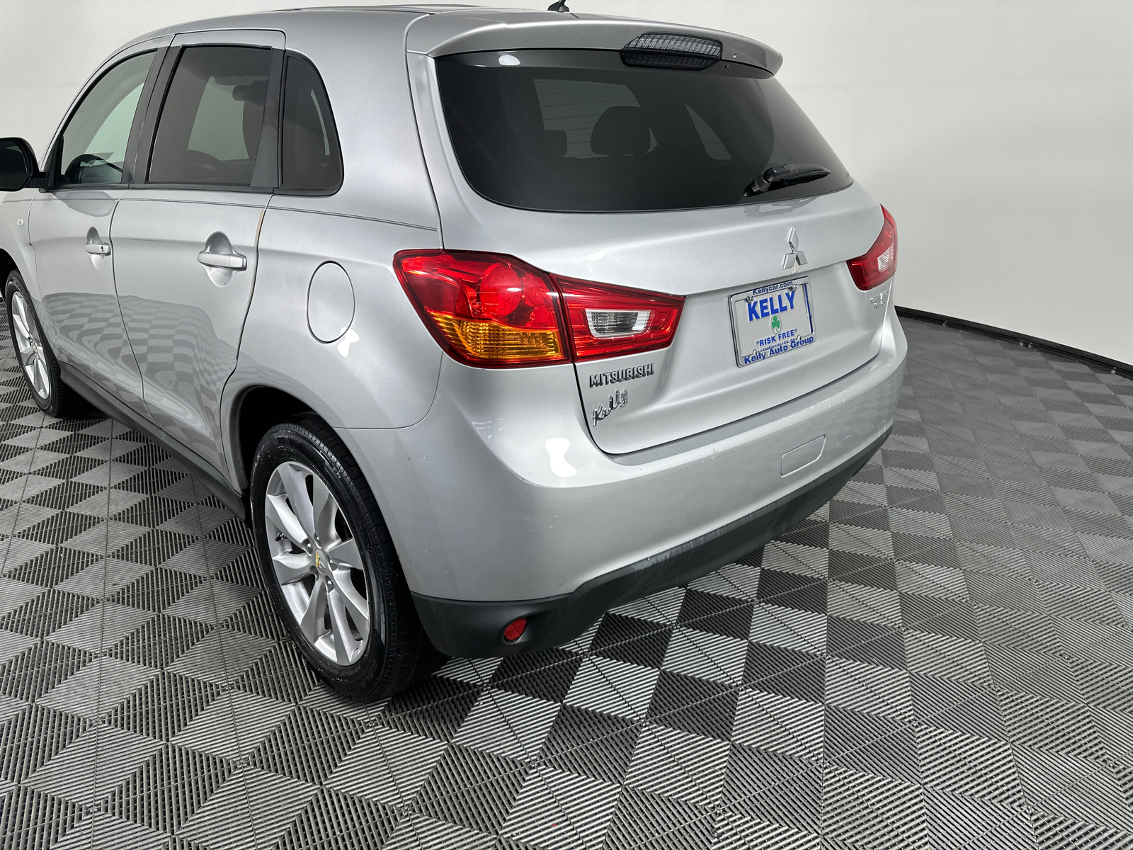 2013 Mitsubishi Outlander Sport ES 11