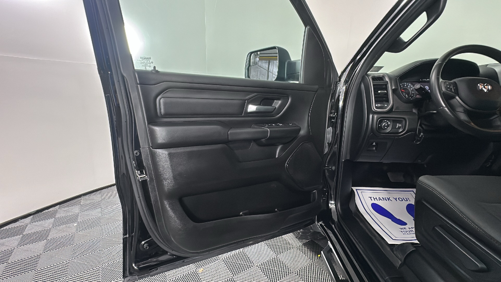 2023 Ram 1500 Tradesman 25