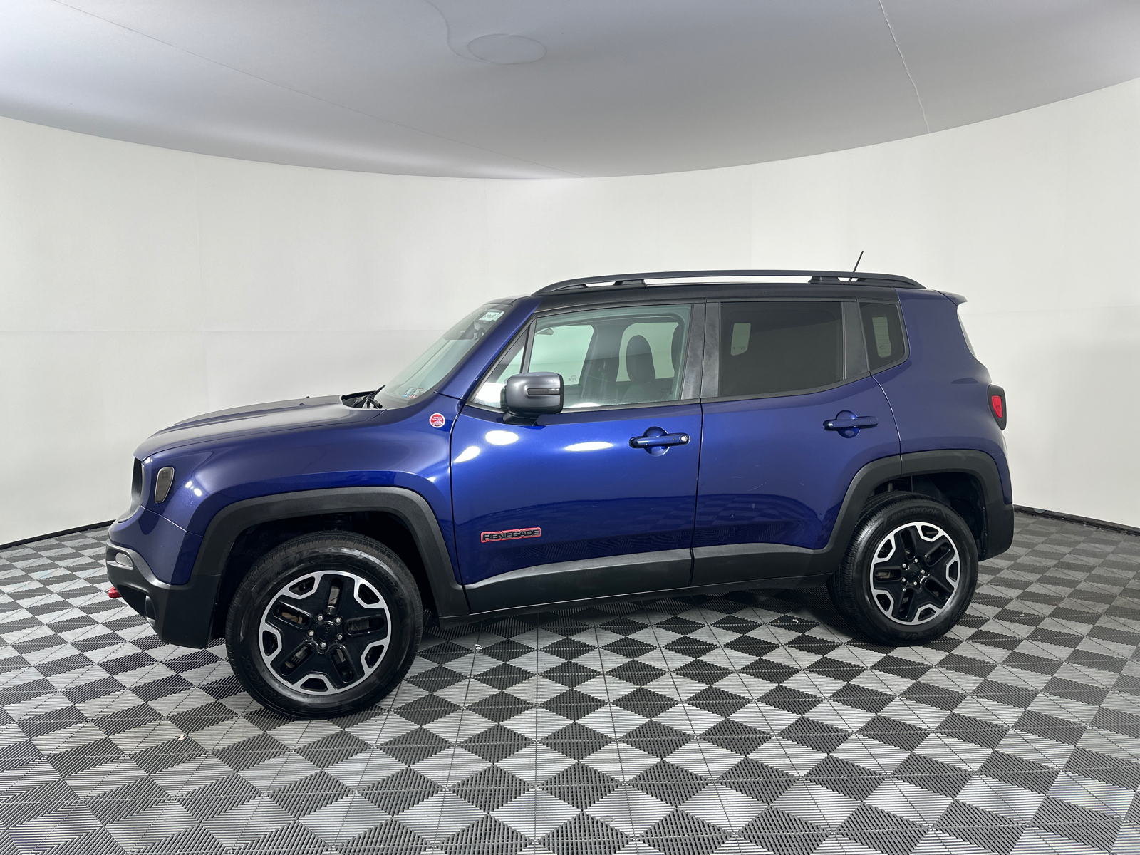 2016 Jeep Renegade Trailhawk 9