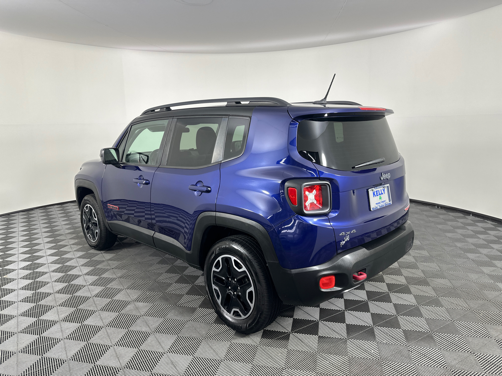 2016 Jeep Renegade Trailhawk 11