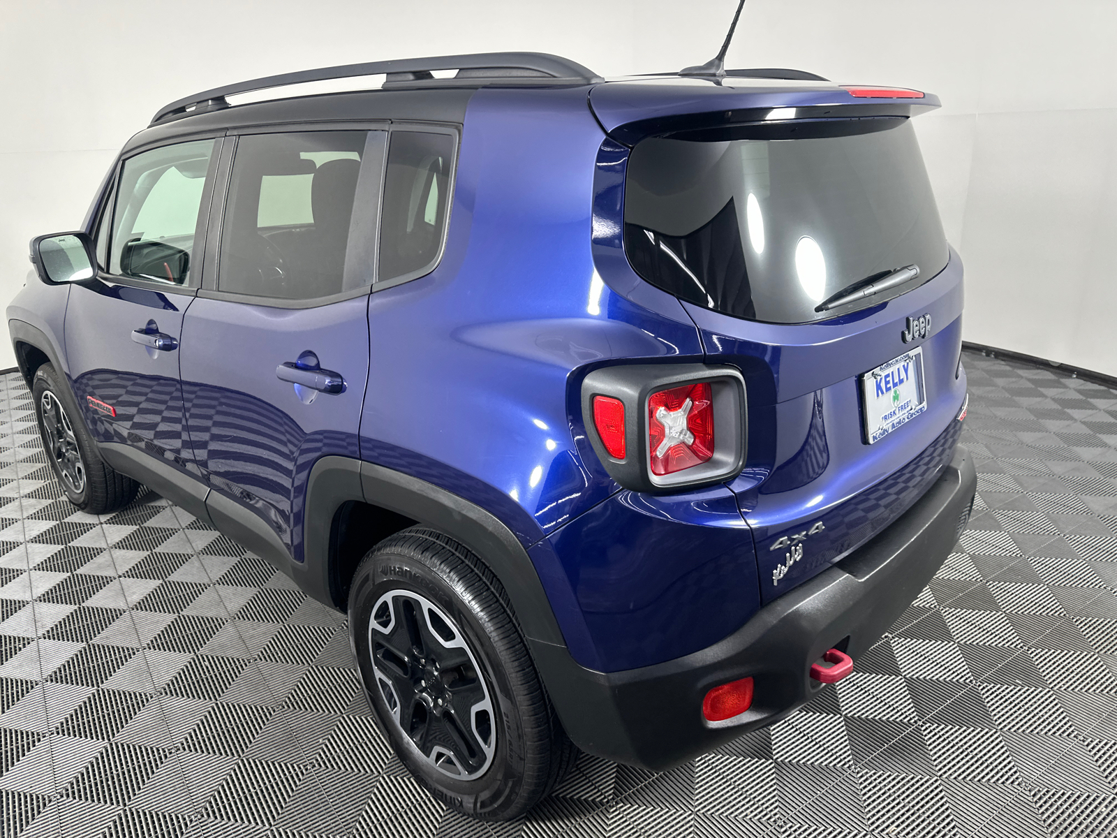 2016 Jeep Renegade Trailhawk 12