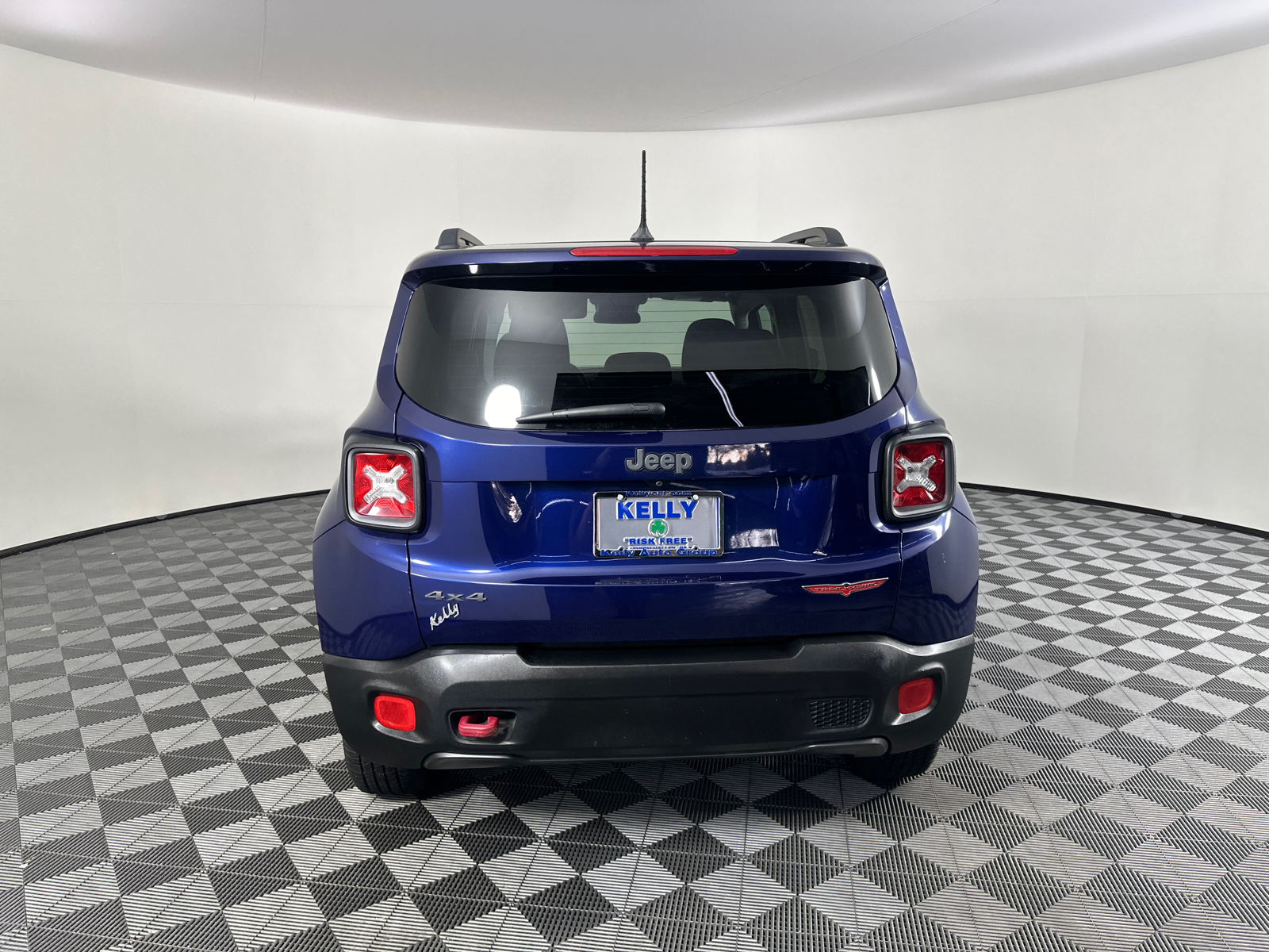 2016 Jeep Renegade Trailhawk 14