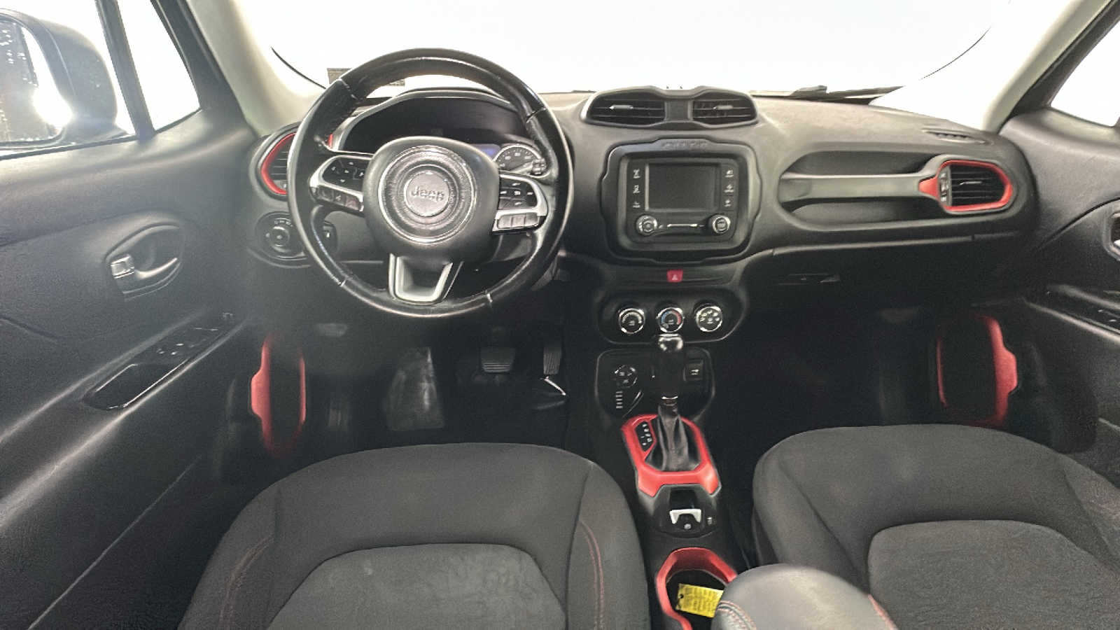 2016 Jeep Renegade Trailhawk 29