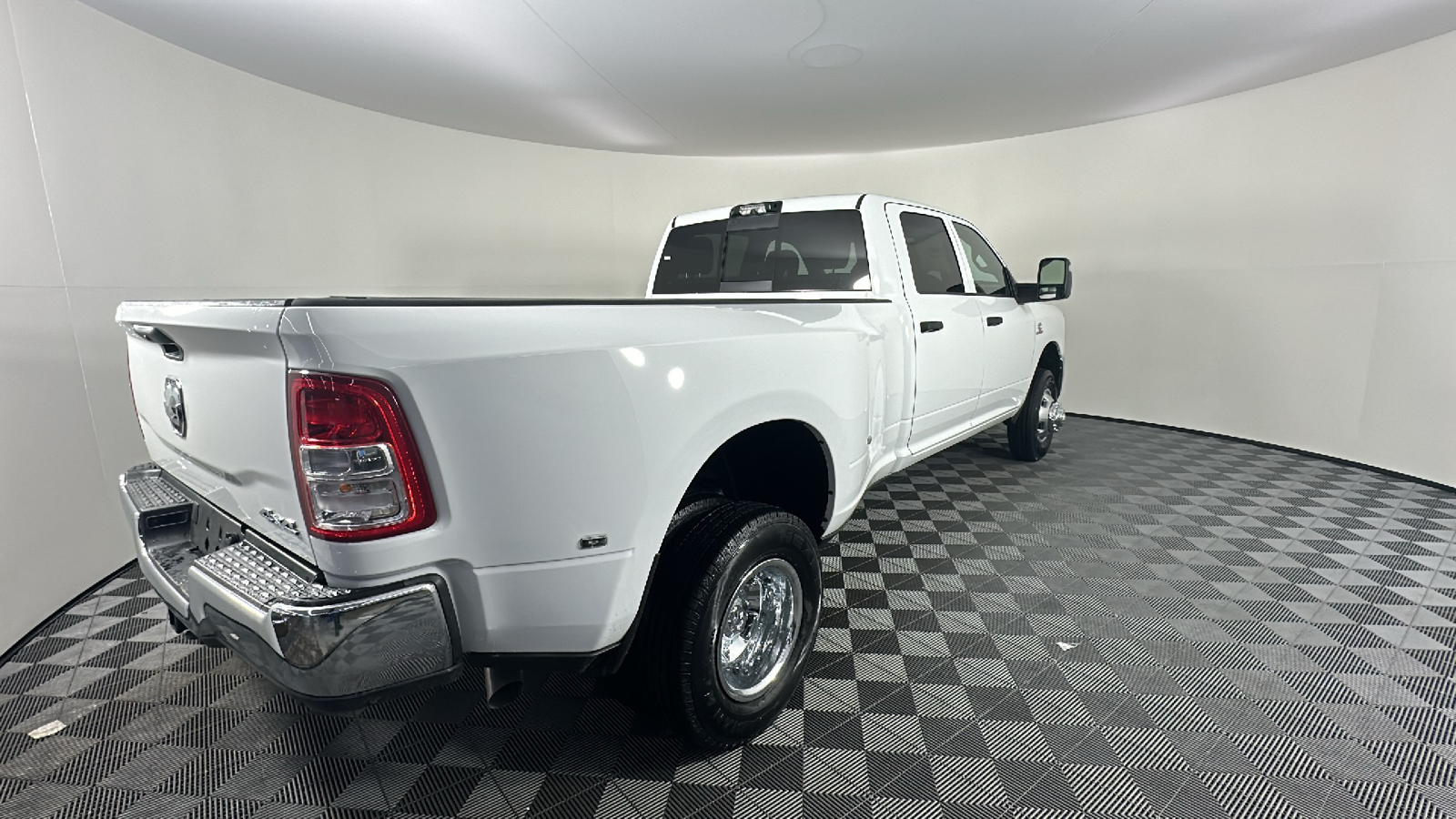 2024 Ram 3500 Tradesman 21