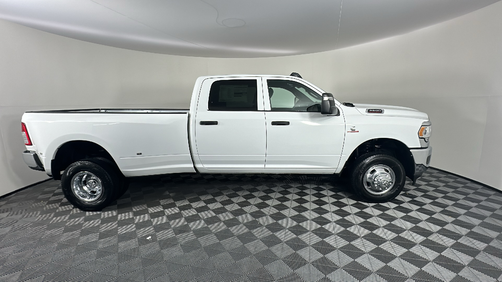 2024 Ram 3500 Tradesman 26