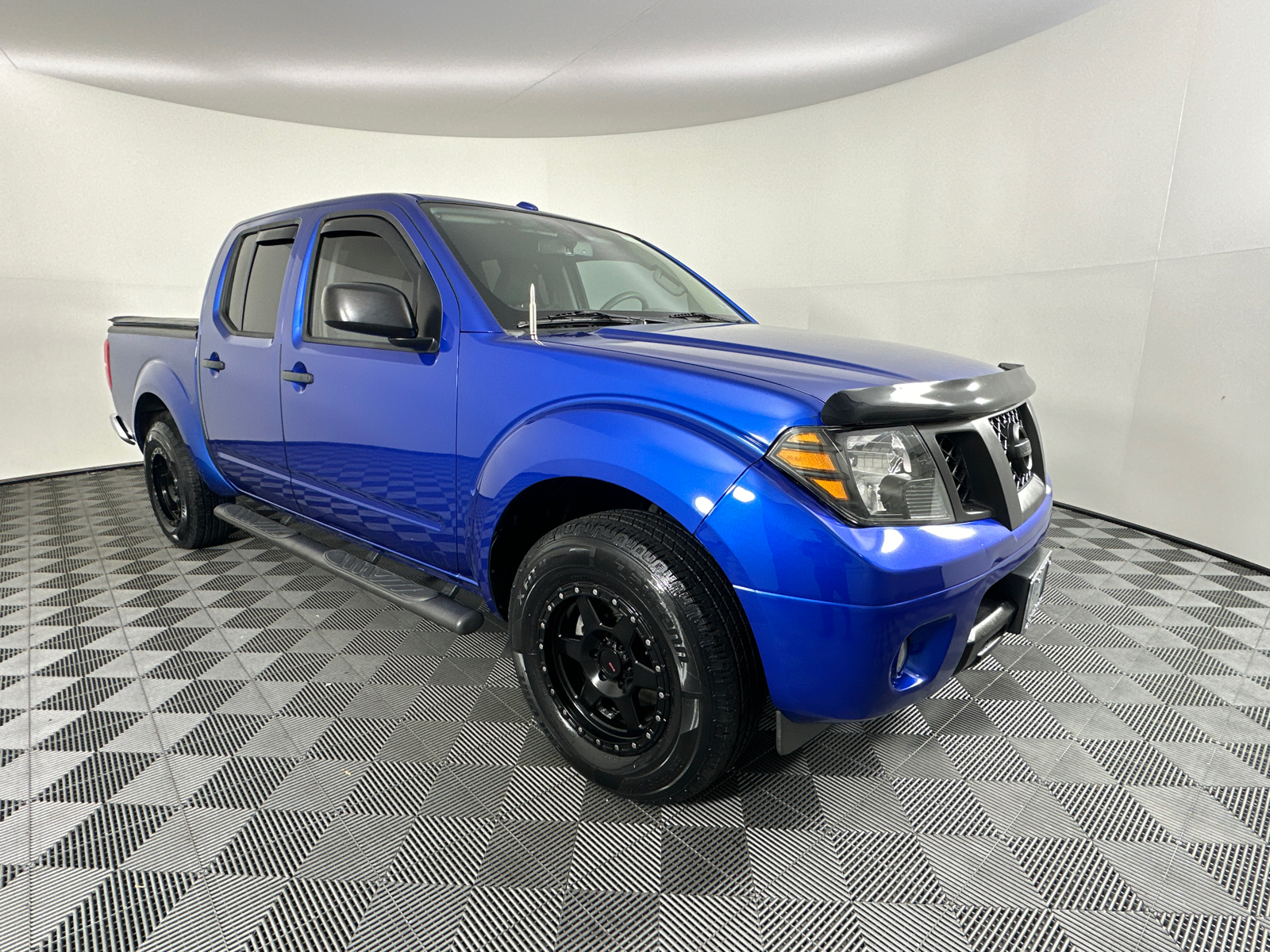 2013 Nissan Frontier SV 2