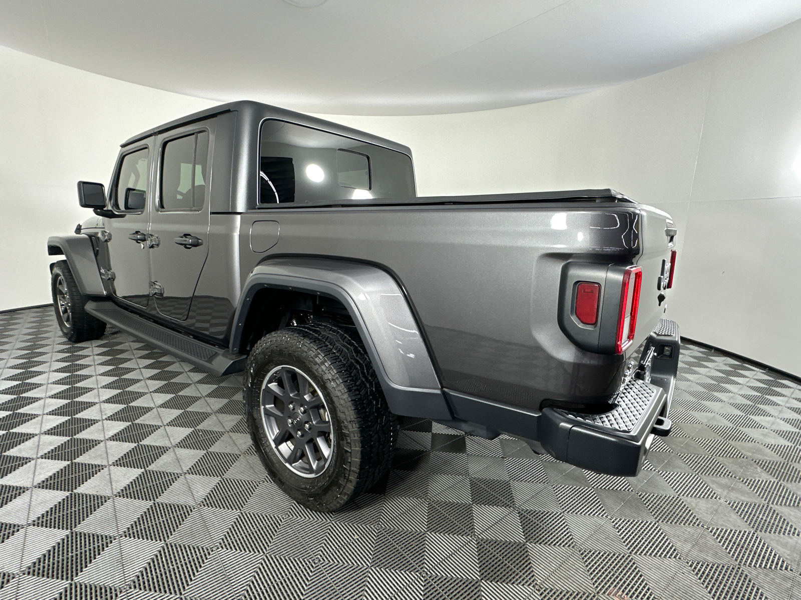 2020 Jeep Gladiator Overland 11