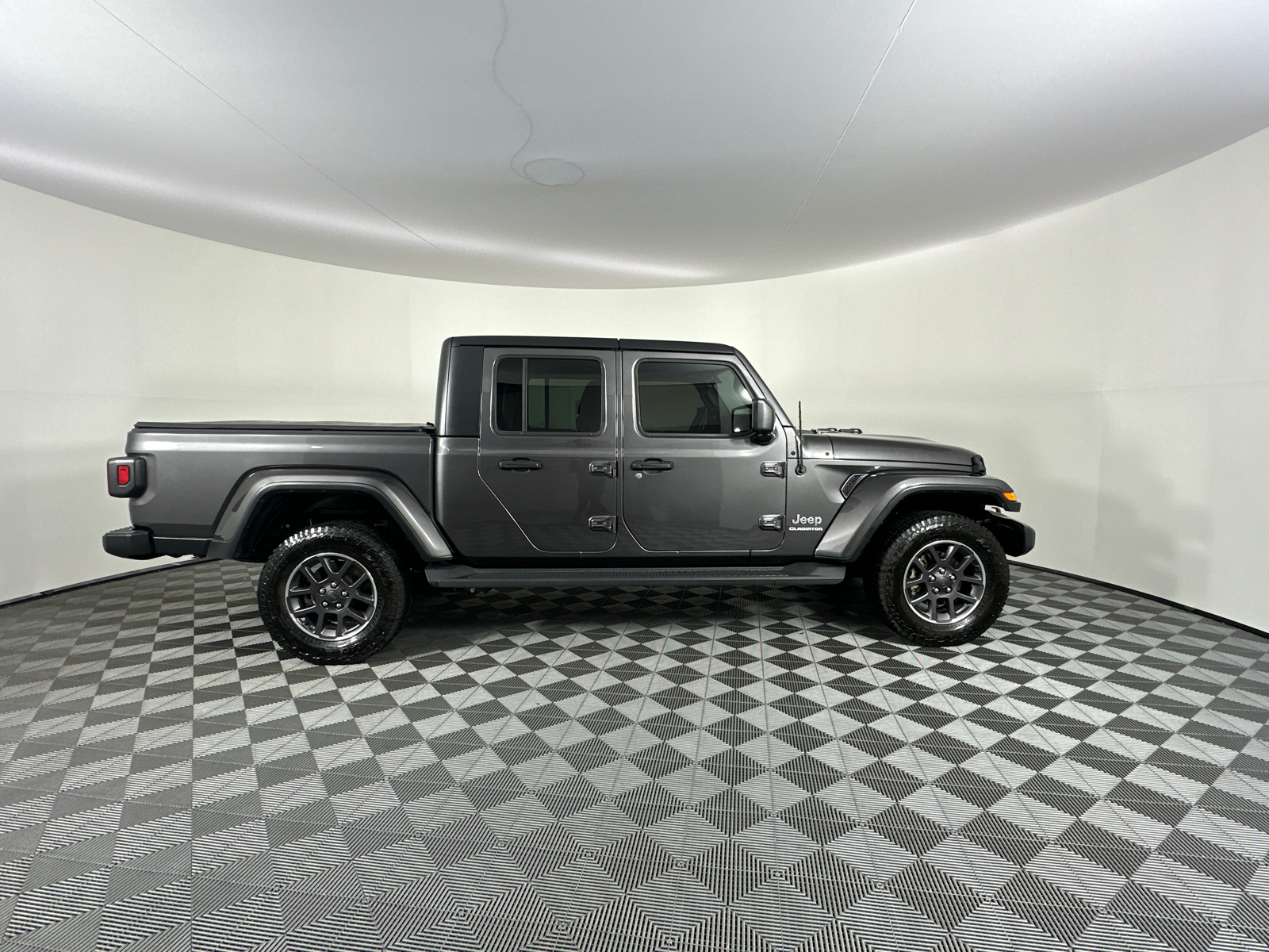 2020 Jeep Gladiator Overland 19