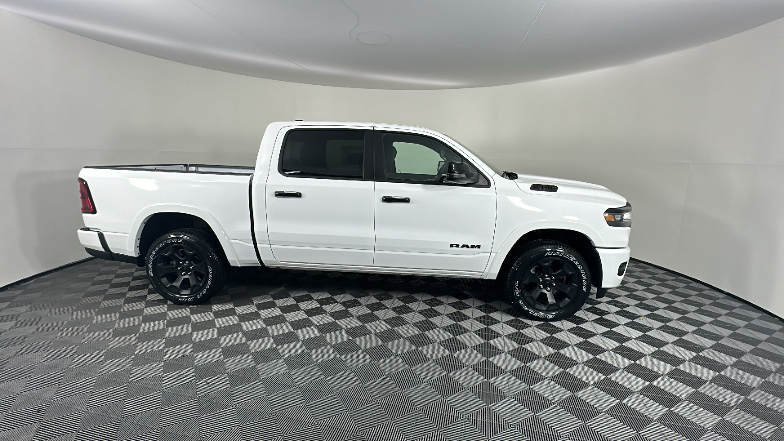 2025 Ram 1500 Big Horn/Lone Star 18