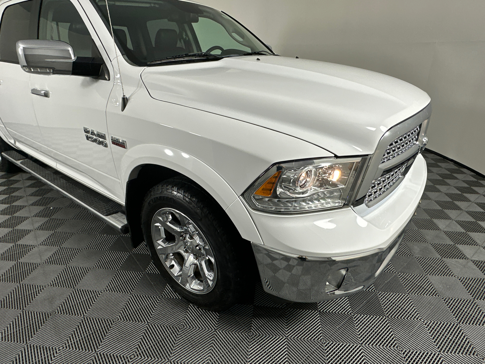 2015 Ram 1500 Laramie 2