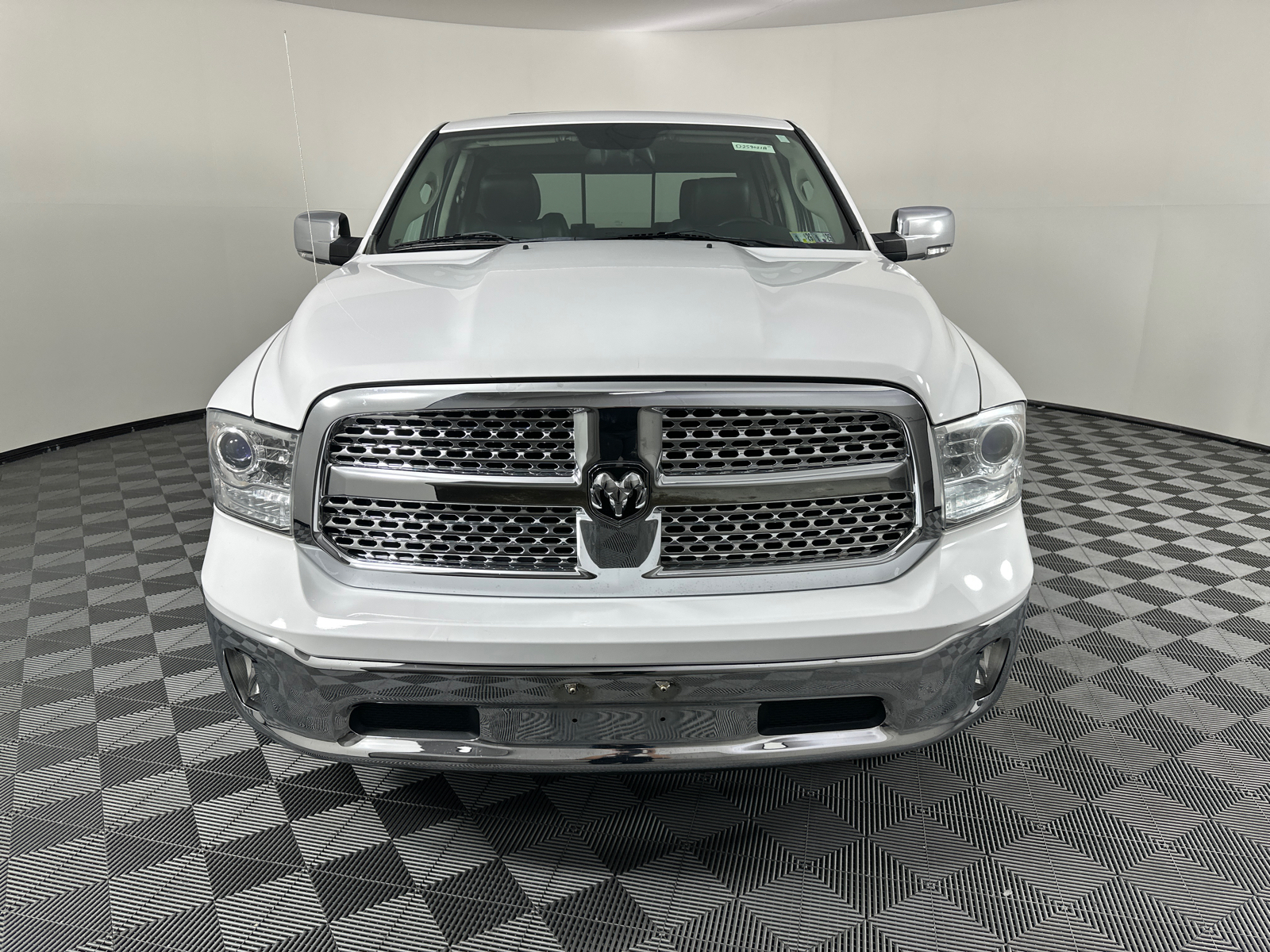 2015 Ram 1500 Laramie 4