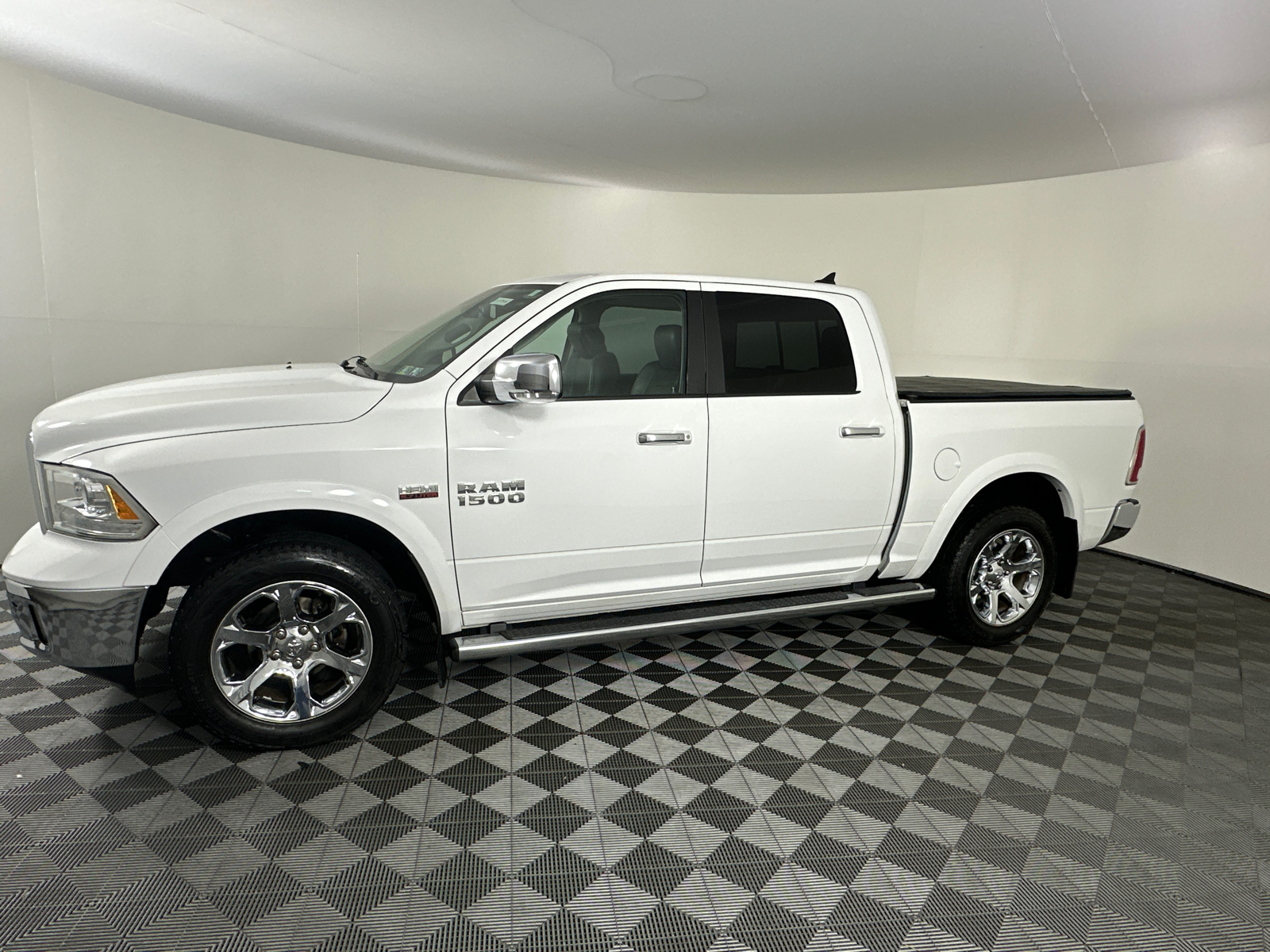 2015 Ram 1500 Laramie 9