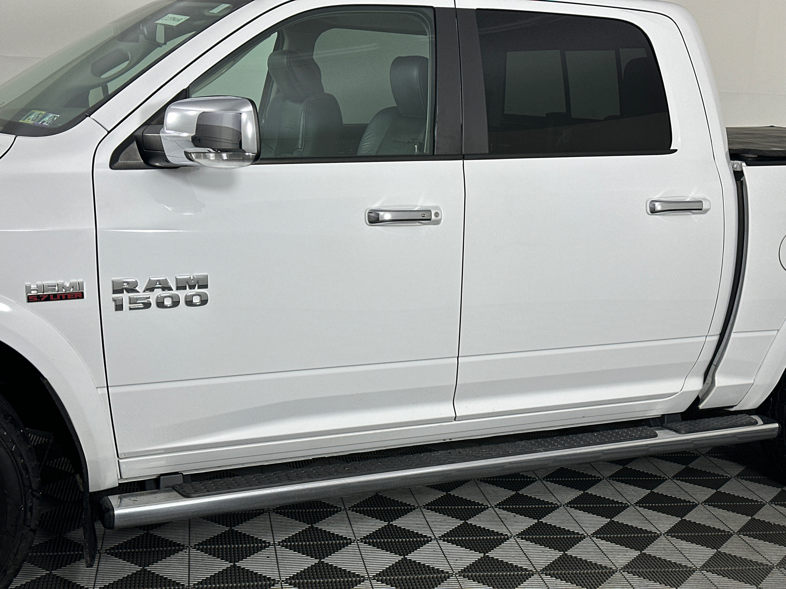 2015 Ram 1500 Laramie 10