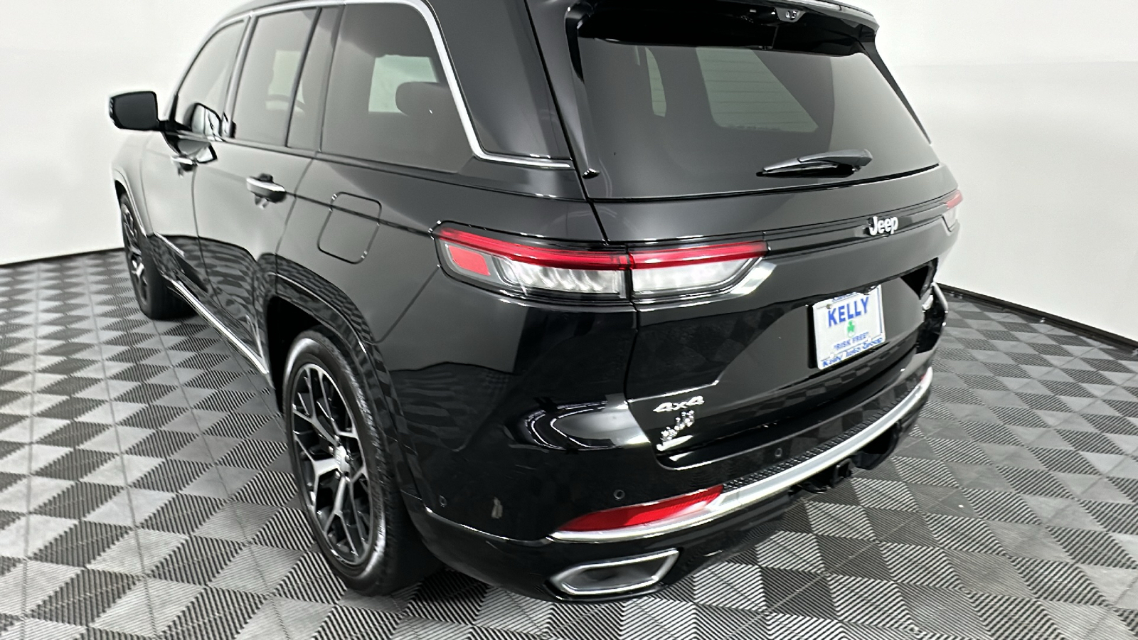 2022 Jeep Grand Cherokee Summit 10