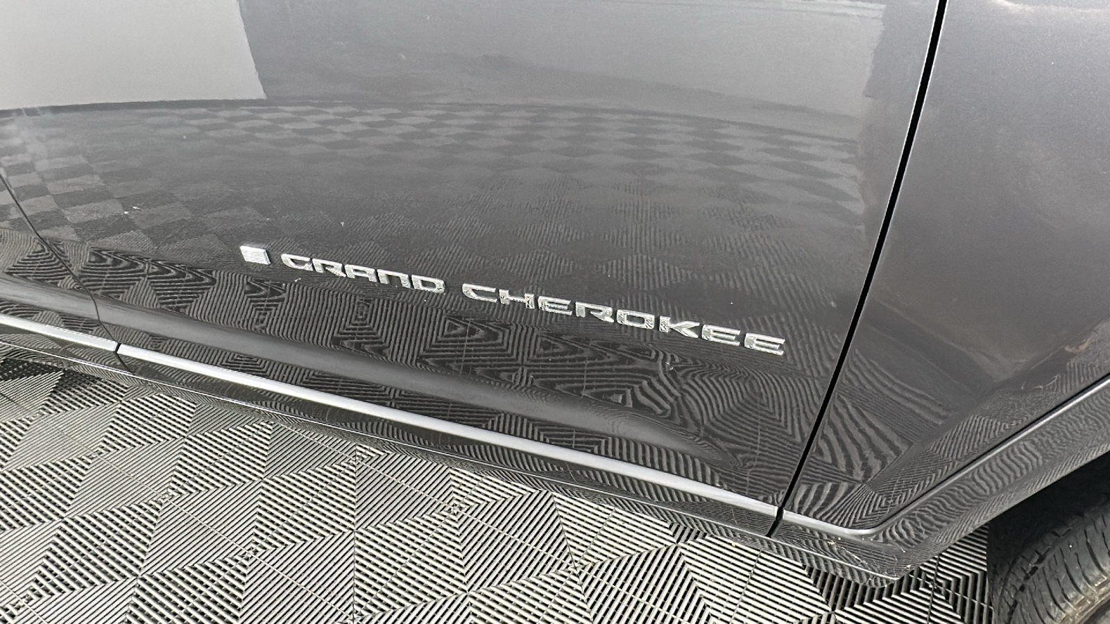 2022 Jeep Grand Cherokee Overland 4