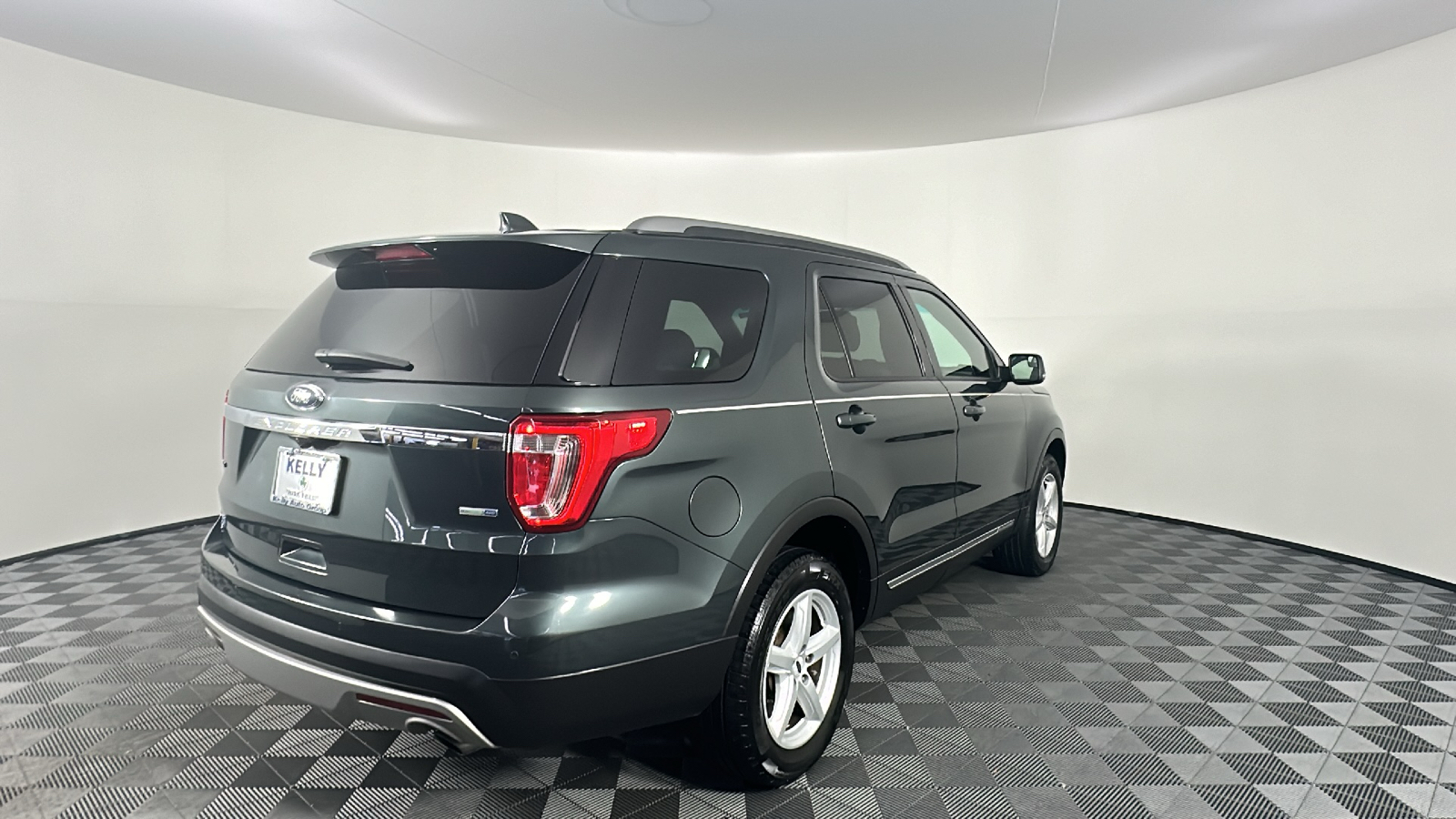 2016 Ford Explorer XLT 19