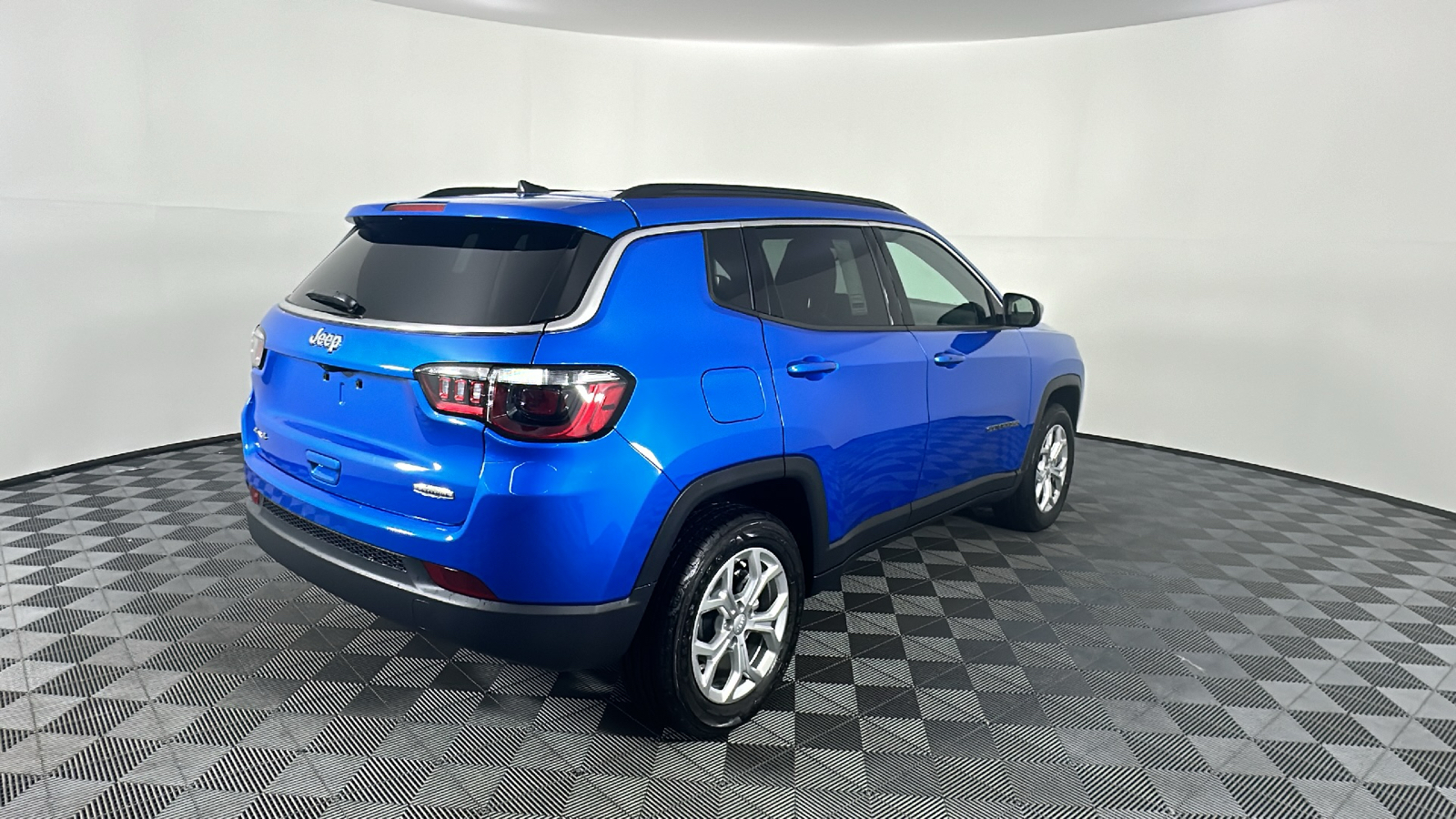 2024 Jeep Compass Latitude 18