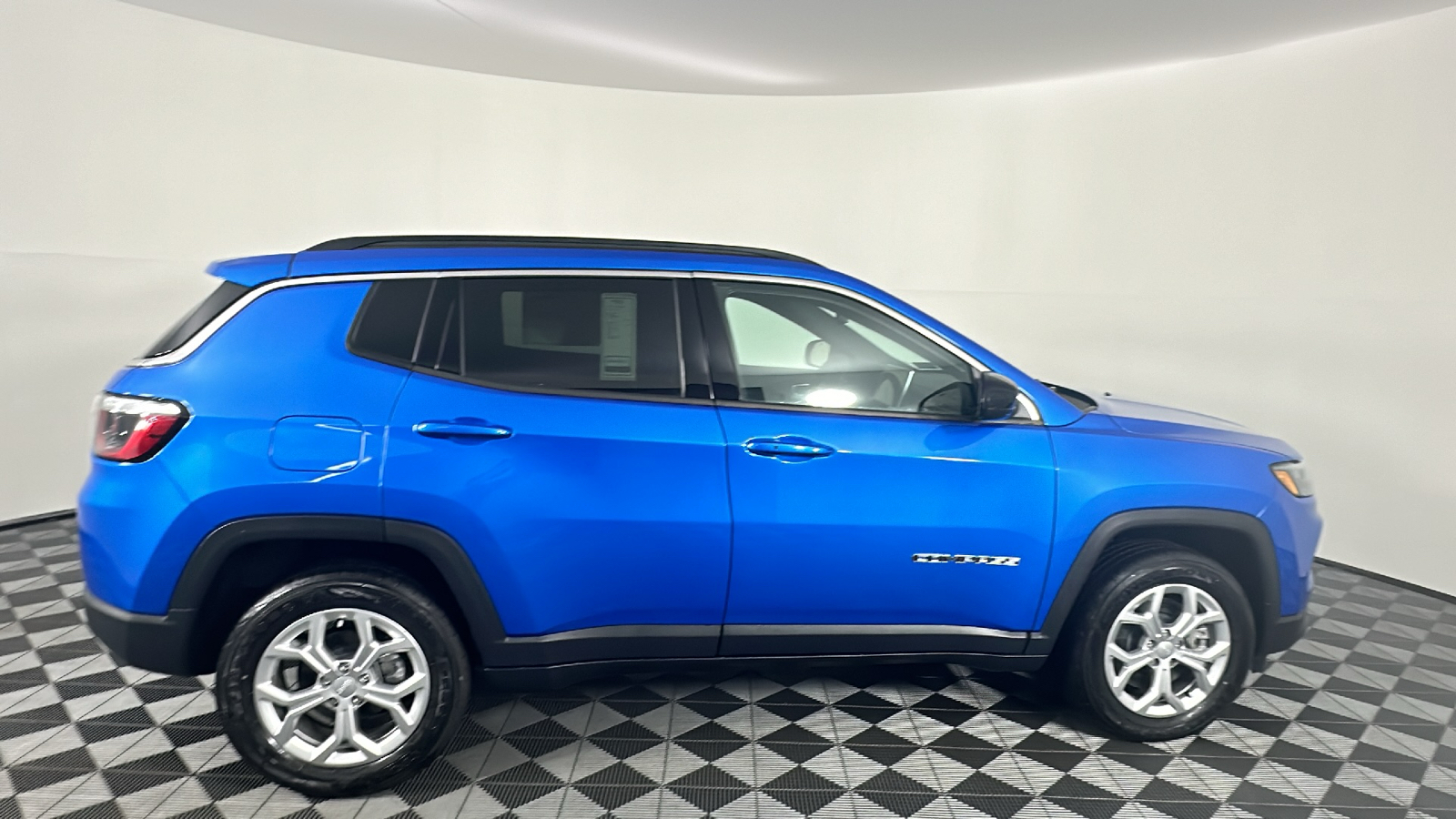 2024 Jeep Compass Latitude 22