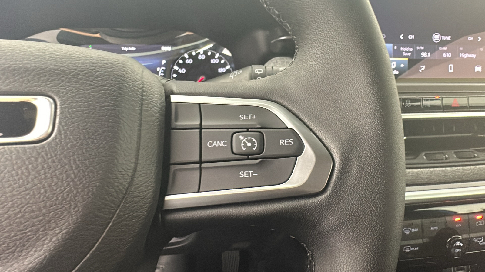 2024 Jeep Compass Latitude 38