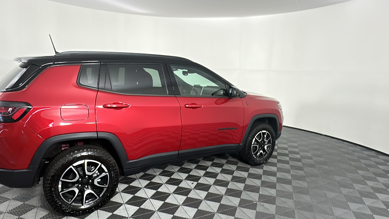 2024 Jeep Compass Trailhawk 23