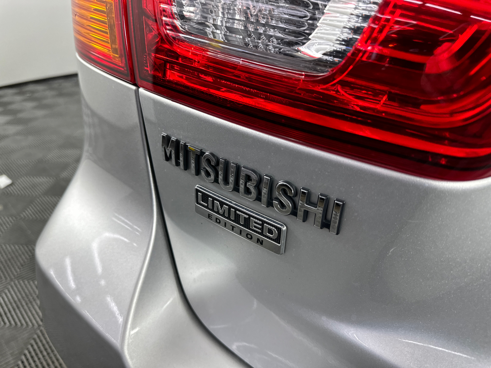 2018 Mitsubishi Outlander Sport ES 14