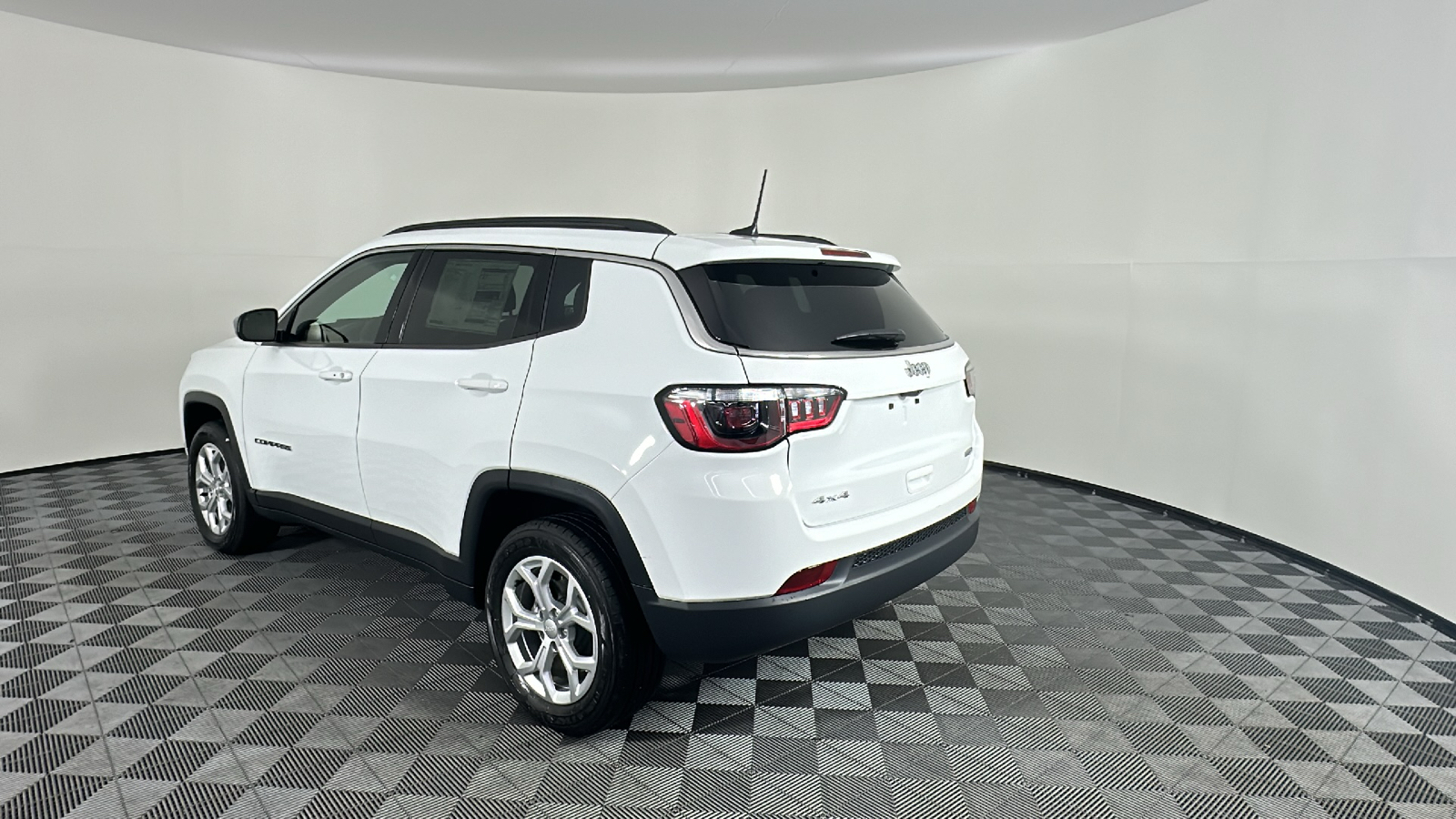 2024 Jeep Compass Latitude 11