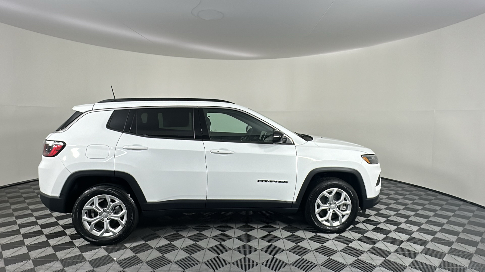 2024 Jeep Compass Latitude 22