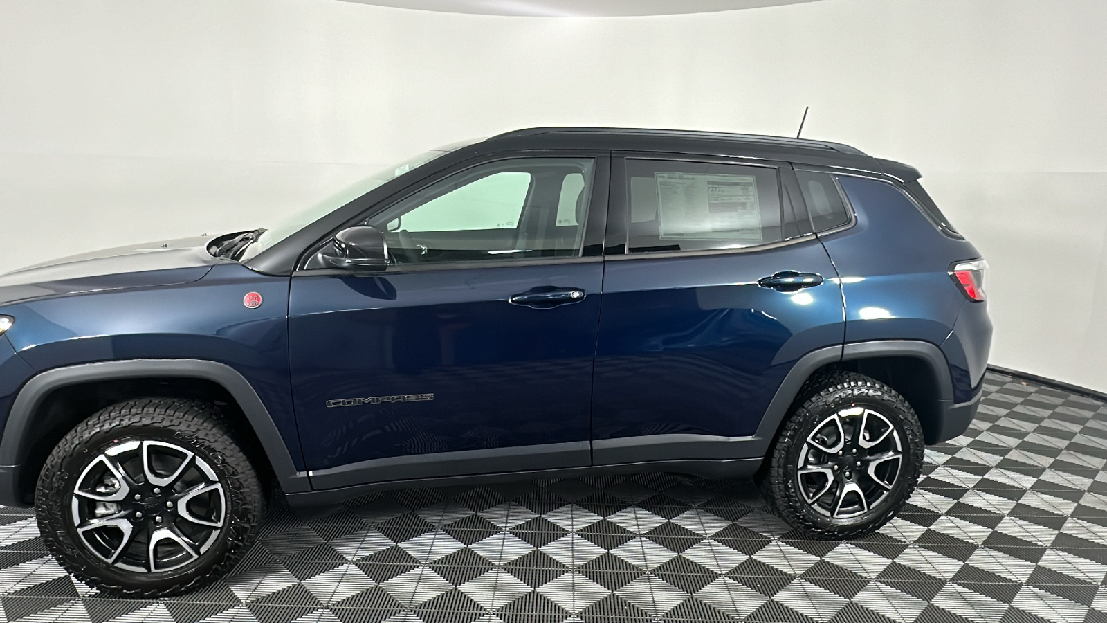 2024 Jeep Compass Trailhawk 10