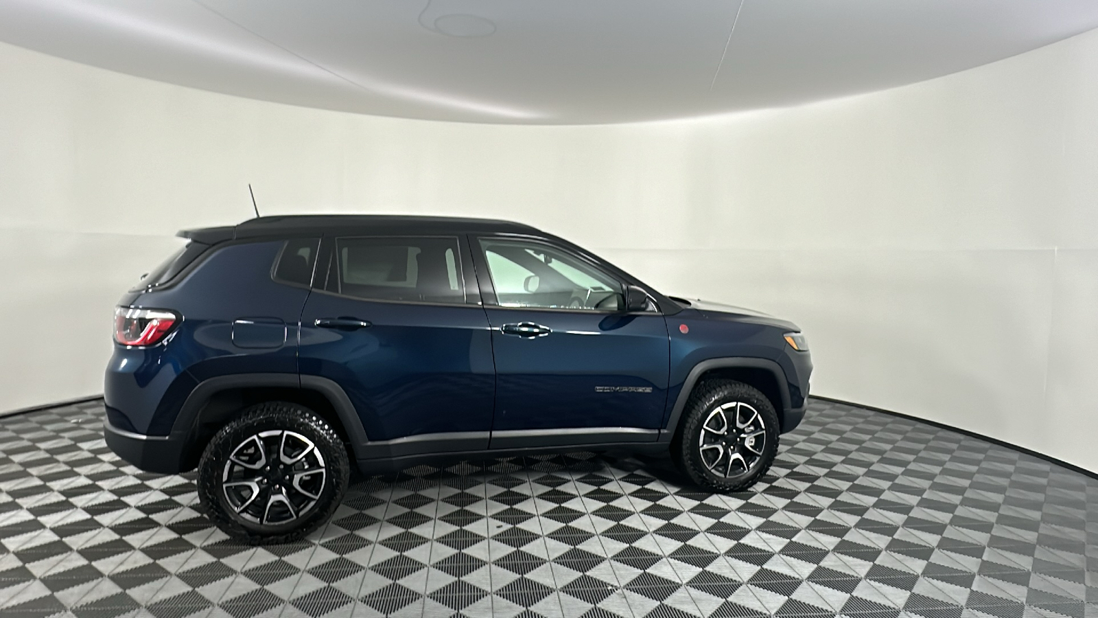 2024 Jeep Compass Trailhawk 22