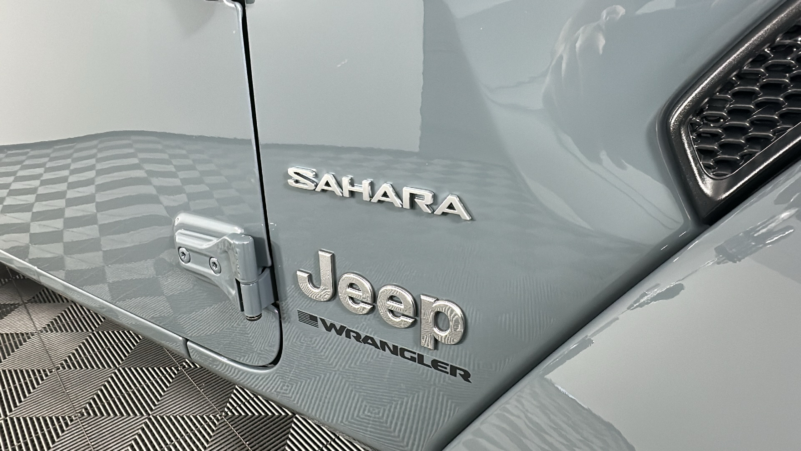 2024 Jeep Wrangler Sahara 4