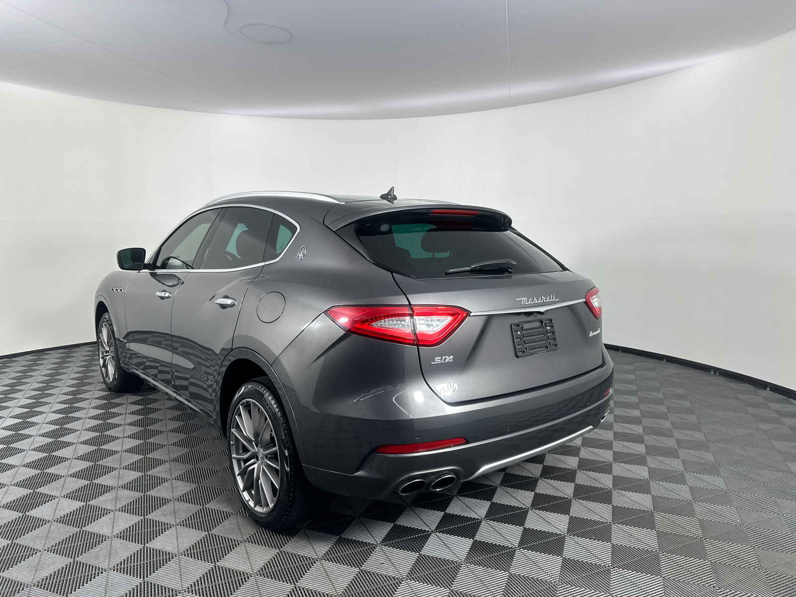 2019 Maserati Levante S GranLusso 10