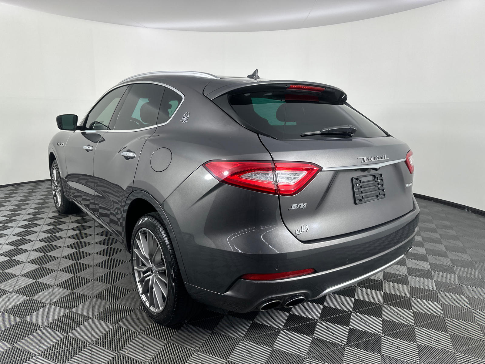 2019 Maserati Levante S GranLusso 11