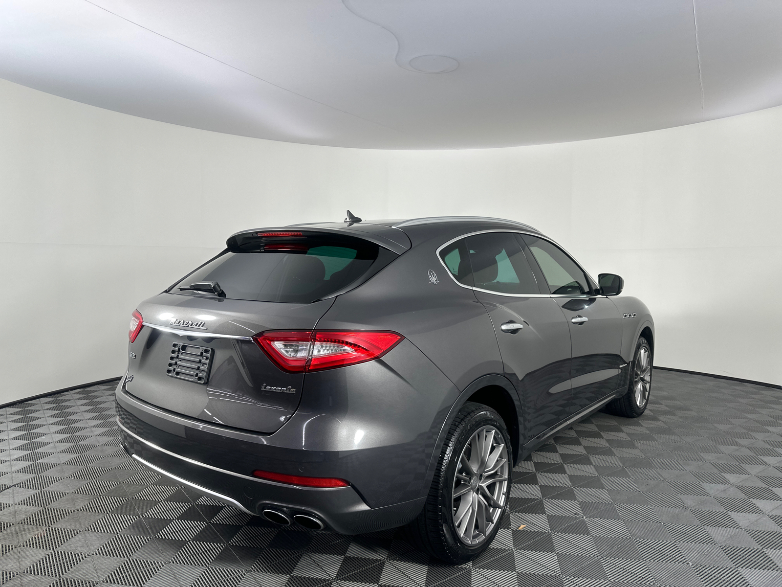 2019 Maserati Levante S GranLusso 18