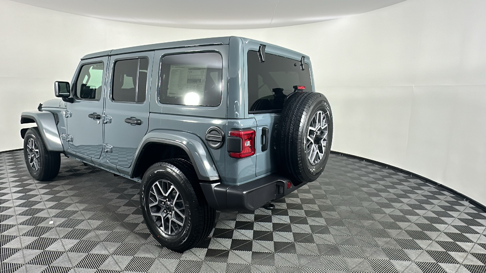 2024 Jeep Wrangler Sahara 11