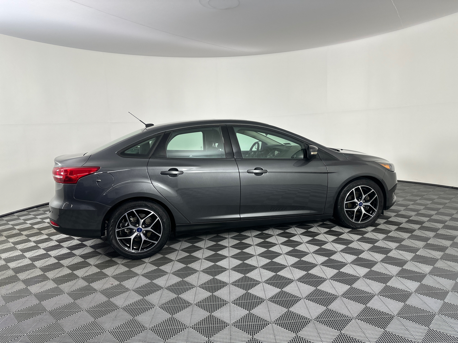 2017 Ford Focus SEL 22