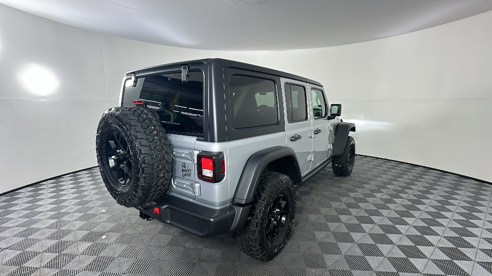 2024 Jeep Wrangler Willys 18