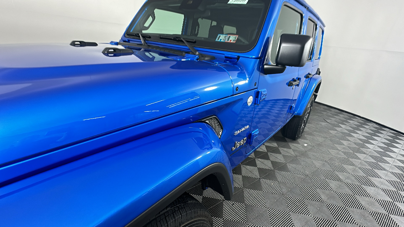 2024 Jeep Wrangler Sahara 5