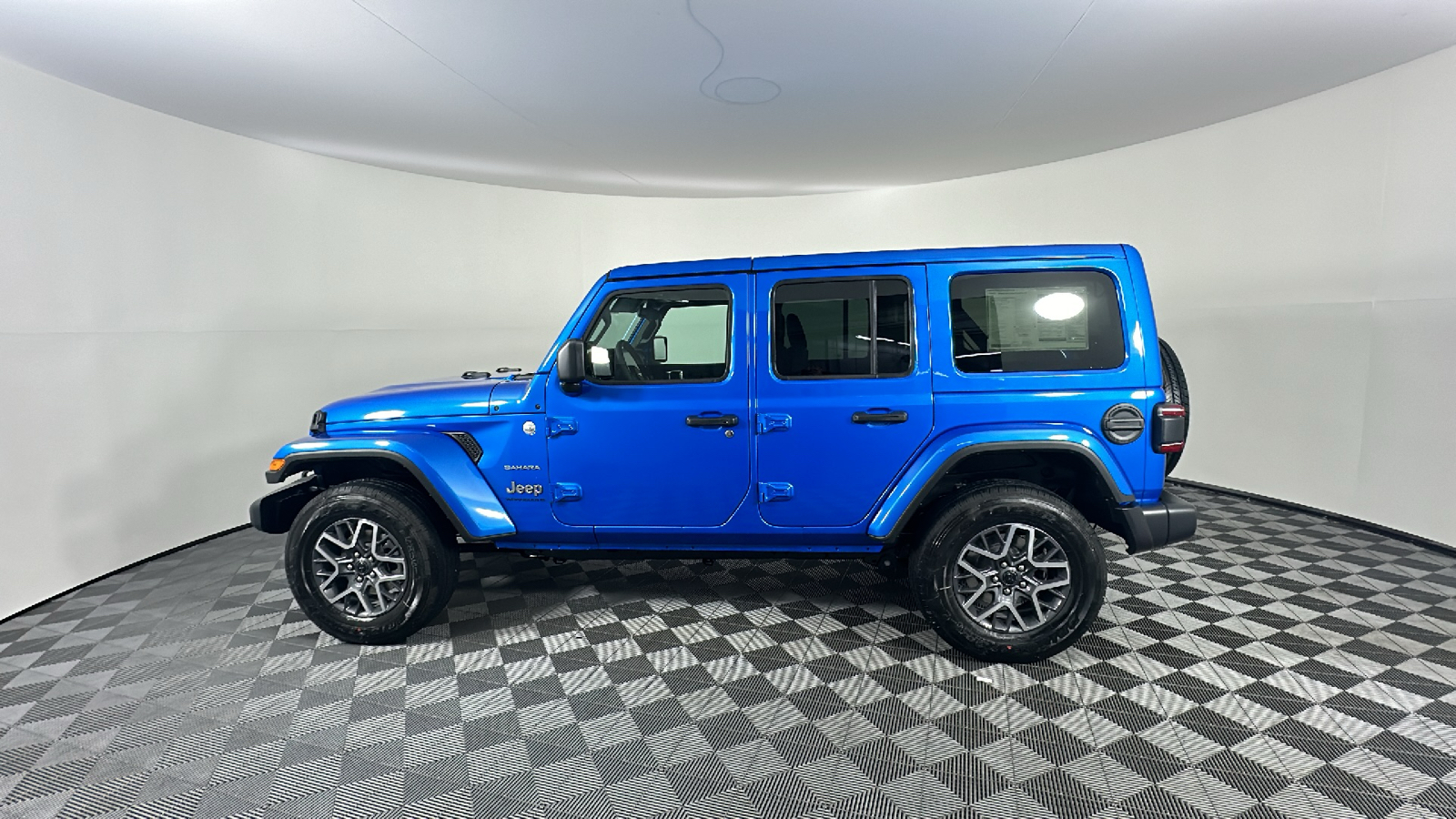 2024 Jeep Wrangler Sahara 7