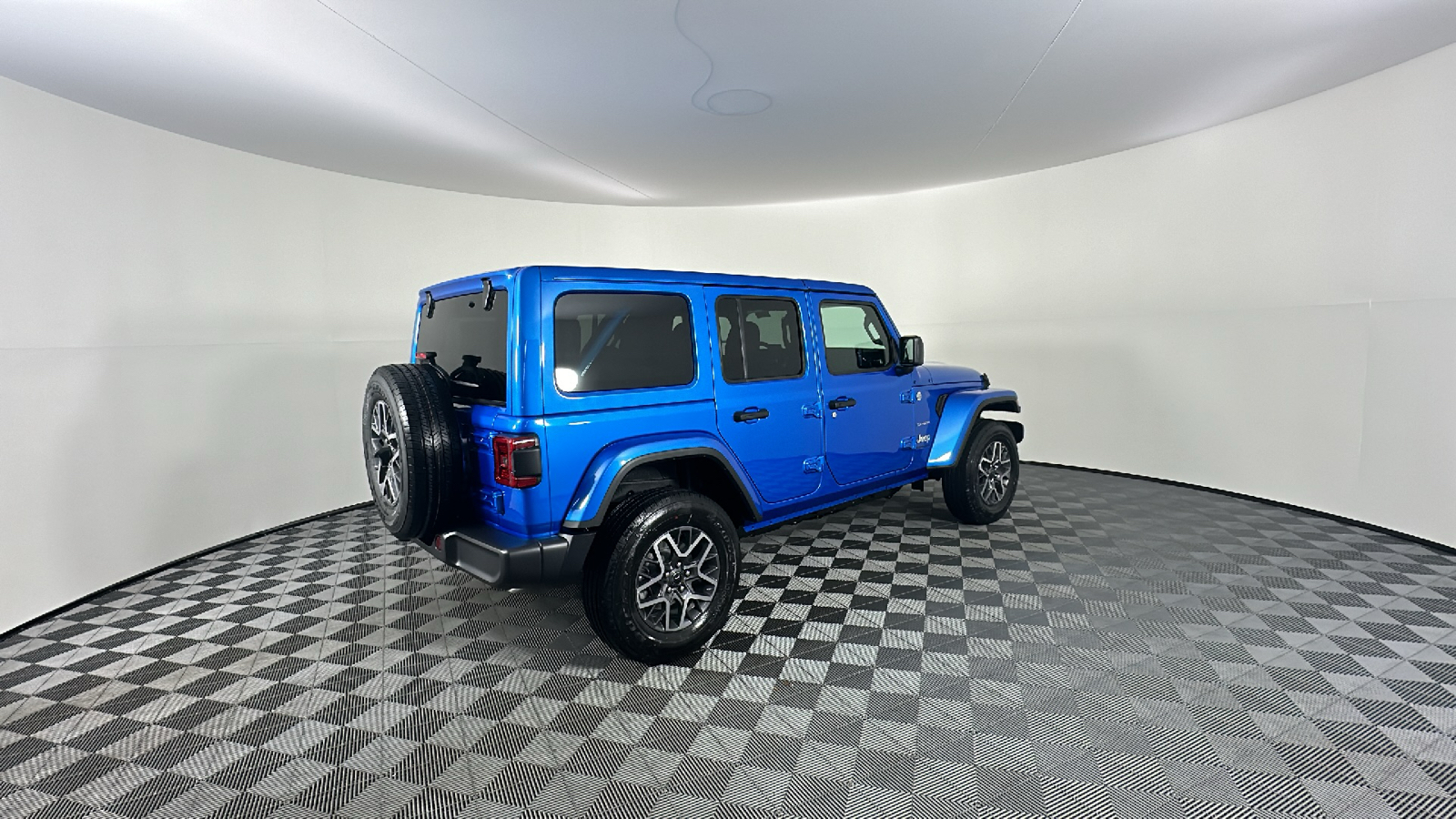 2024 Jeep Wrangler Sahara 15